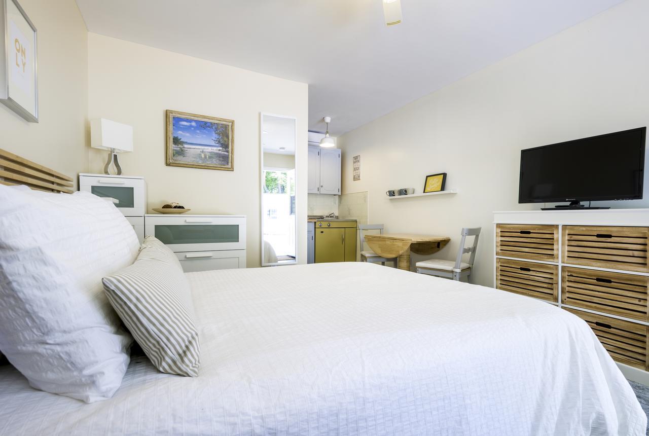 Hollywood Cottages Wasaga Beach Bagian luar foto