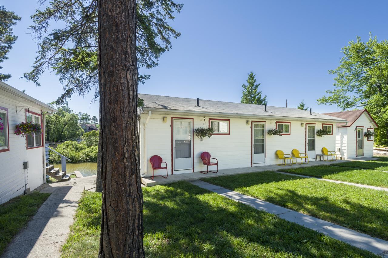 Hollywood Cottages Wasaga Beach Bagian luar foto