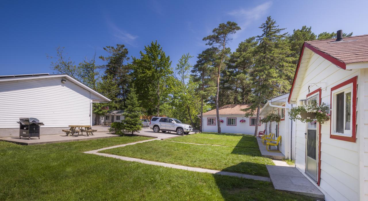 Hollywood Cottages Wasaga Beach Bagian luar foto